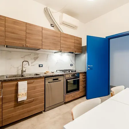 K-rooms - Station By Innstay Гостевой дом Милан